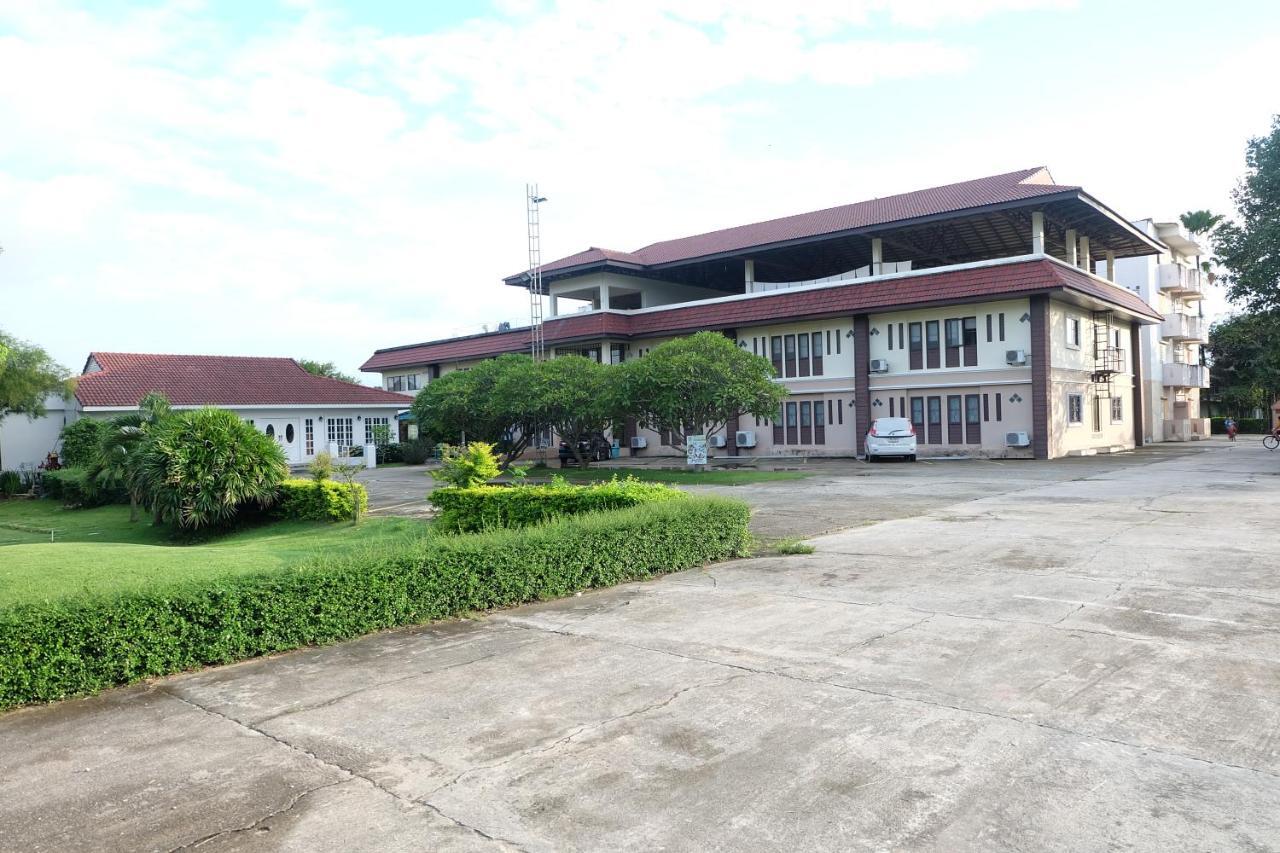 Royal Princess City Lamphun Hotel Exterior photo